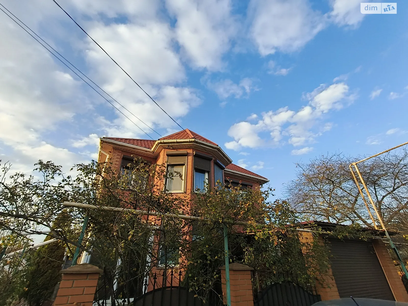 Продается дом на 2 этажа 140 кв. м с террасой, цена: 95000 $ - фото 1