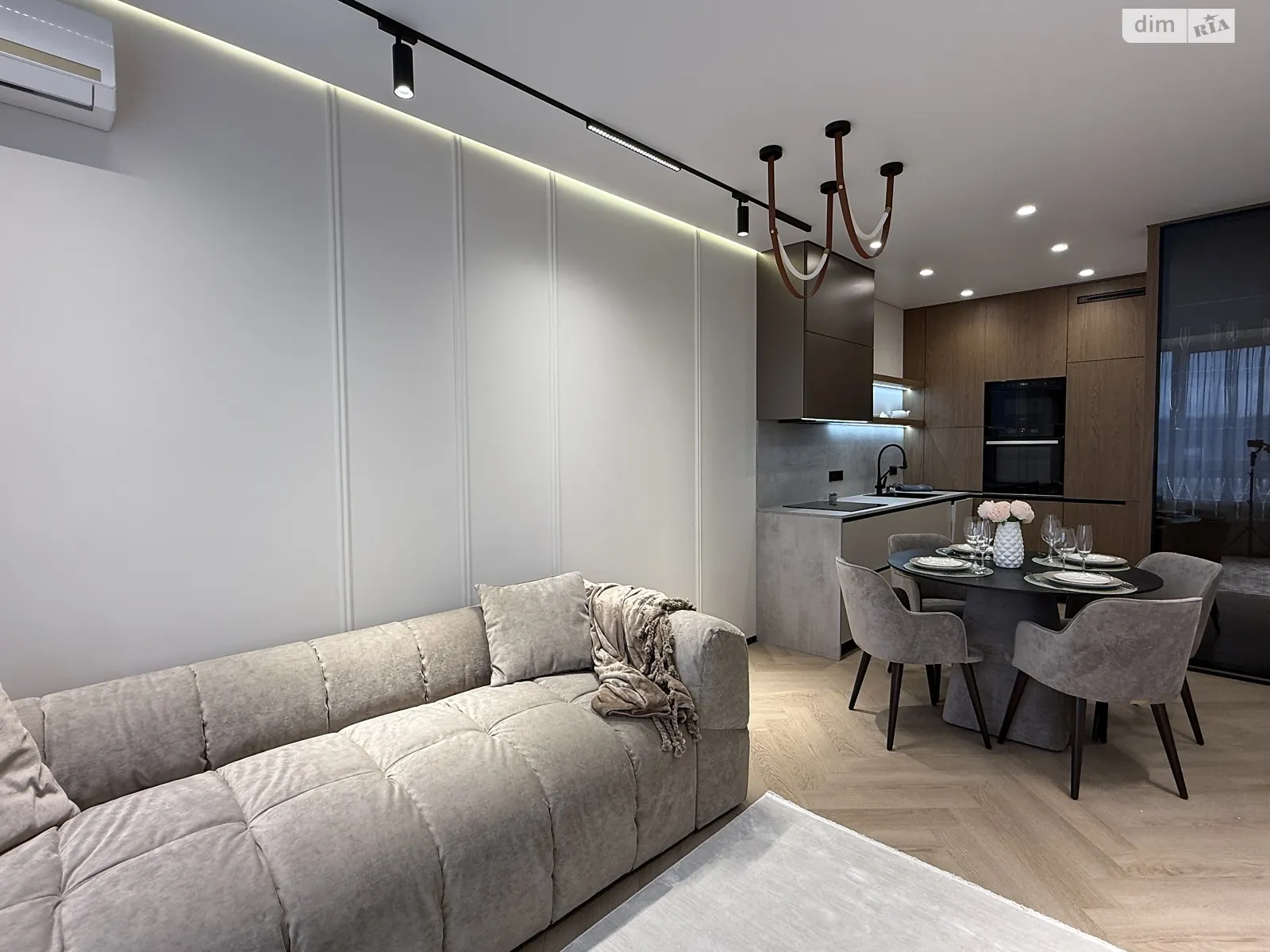 Продается 1-комнатная квартира 47 кв. м в Киеве, наб. Днепровская, 15Д - фото 1