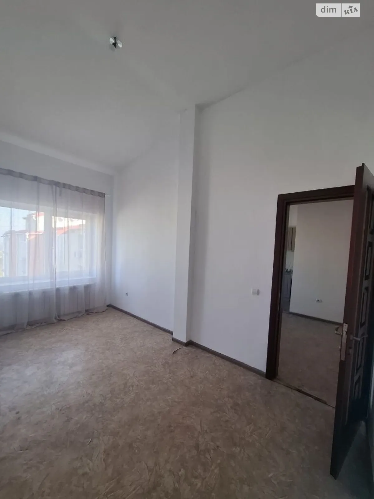 Продается 2-комнатная квартира 82 кв. м в Ровно, ул. Степана Демьянчука - фото 1