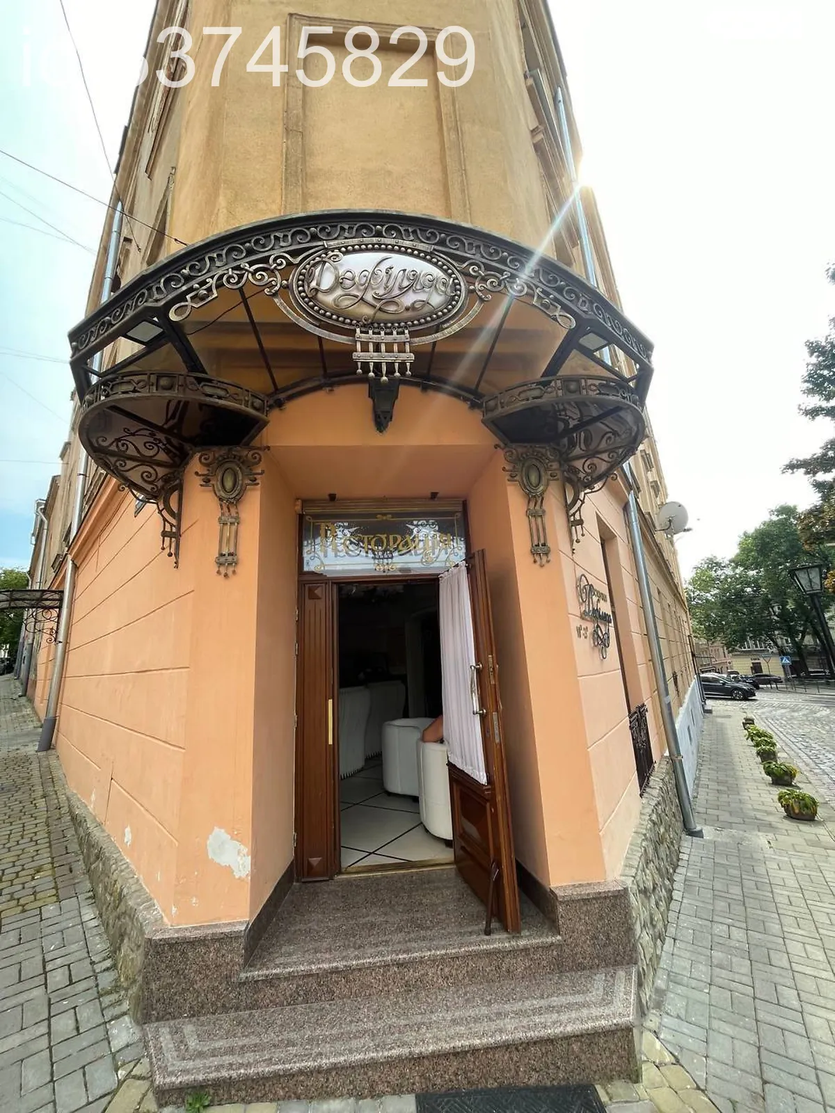 Продается помещения свободного назначения 80.4 кв. м в 3-этажном здании, цена: 370000 $ - фото 1