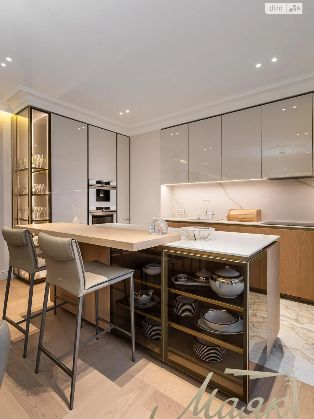 ул. Маккейна Джона Печерский Киев ЖК Французский квартал 2 Дворец Украина - фото 4