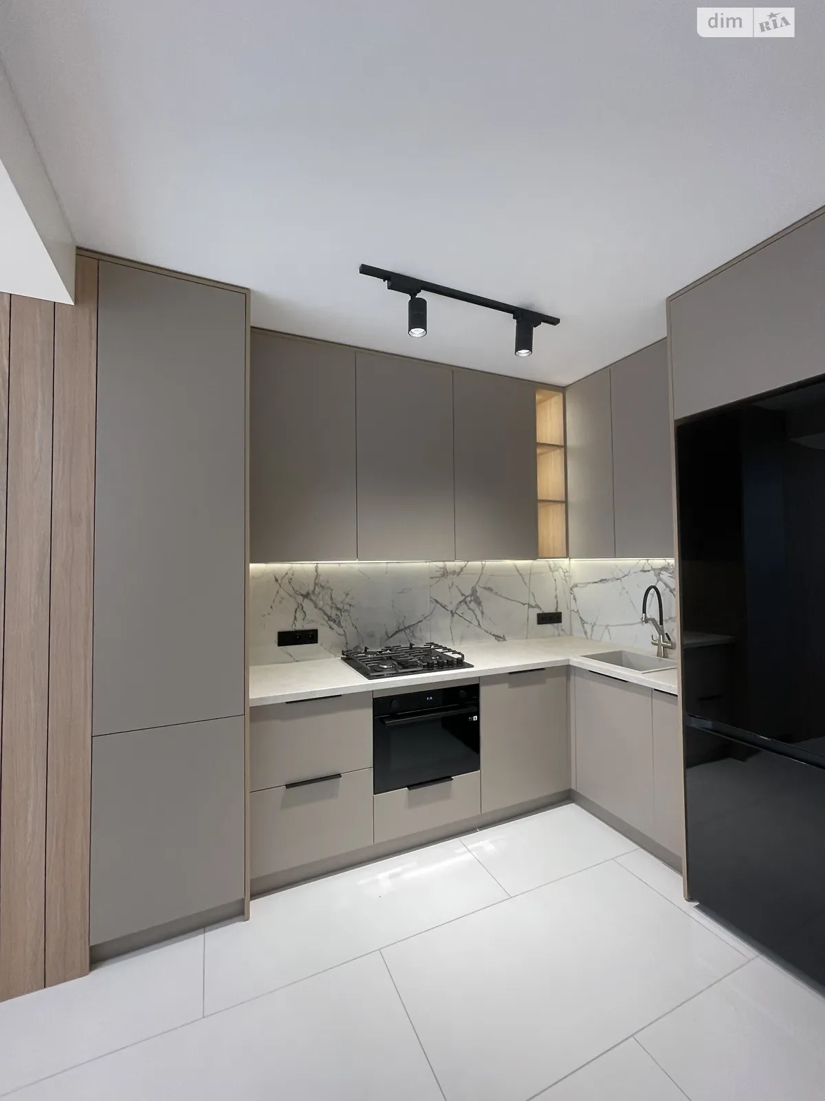 Сдается в аренду 1-комнатная квартира 55 кв. м в Хмельницком, ул. Панаса Мирного, 9 - фото 1