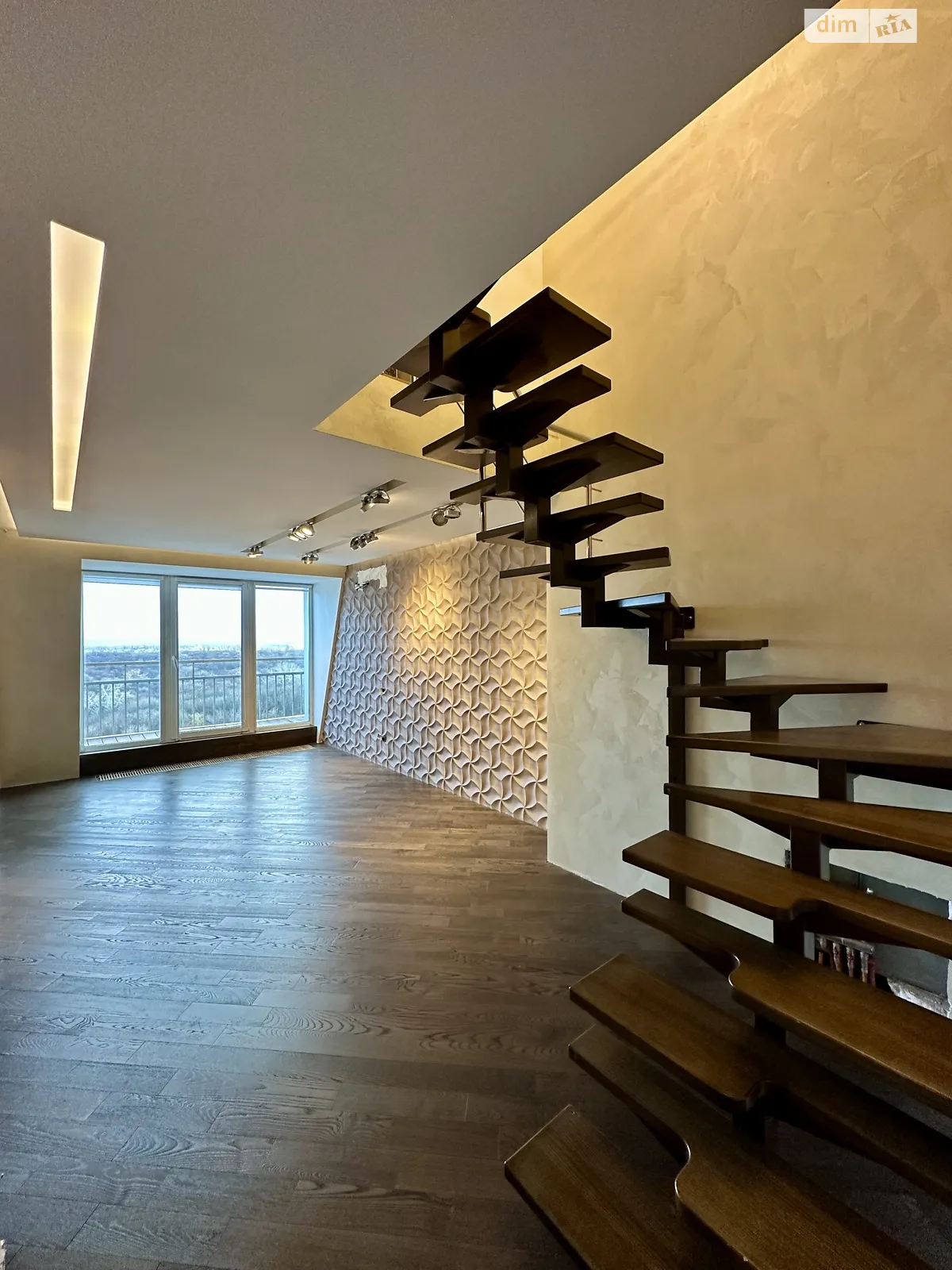 Продається 5-кімнатна квартира 123.1 кв. м у Слобожанському, вул. Слобожанська(8-го Березня), 9А - фото 1