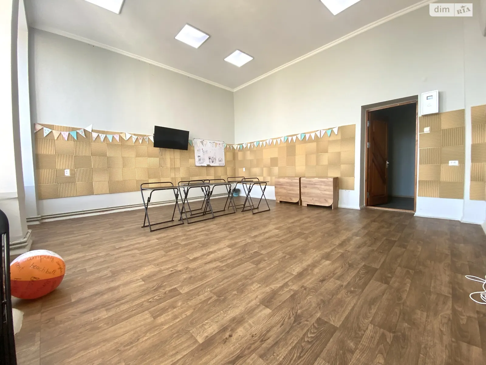 Сдается в аренду офис 34 кв. м в бизнес-центре, цена: 12100 грн - фото 1