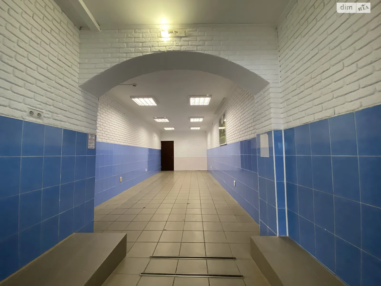 Сдается в аренду объект сферы услуг 80 кв. м в 1-этажном здании, цена: 30000 грн - фото 1