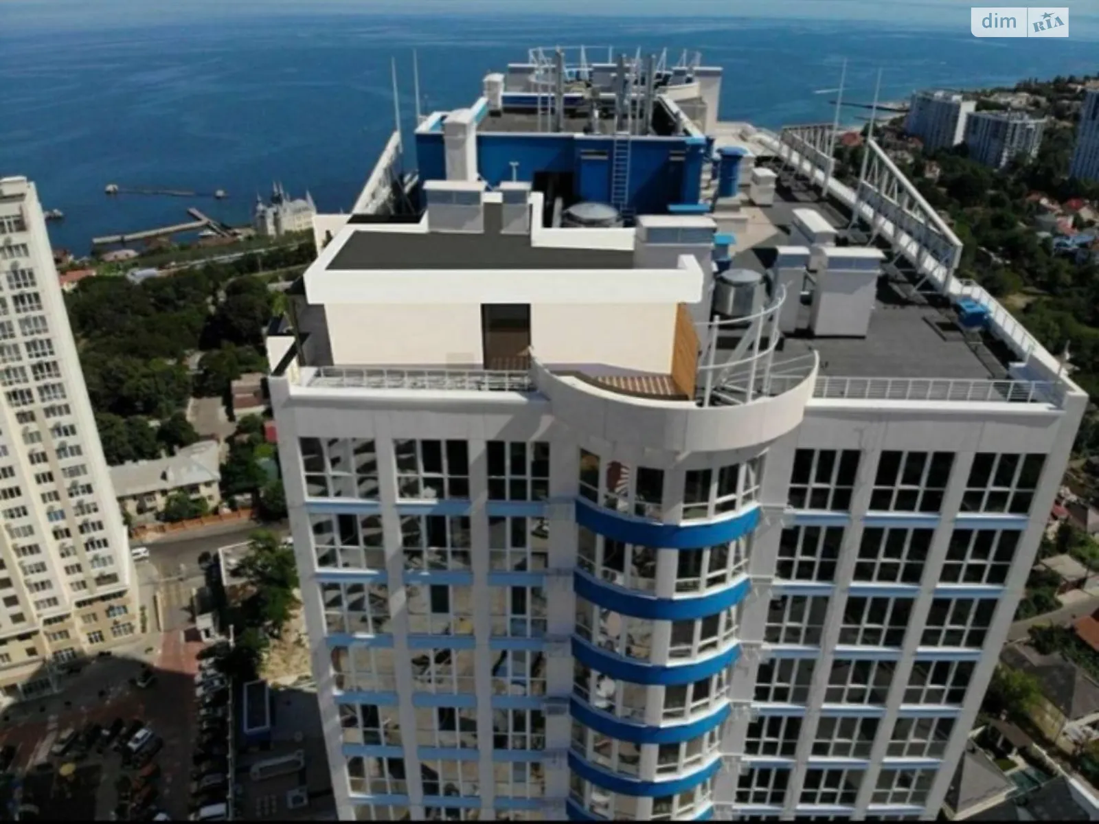 Продается 3-комнатная квартира 125 кв. м в Одессе, ул. Новобереговая, 12А - фото 1