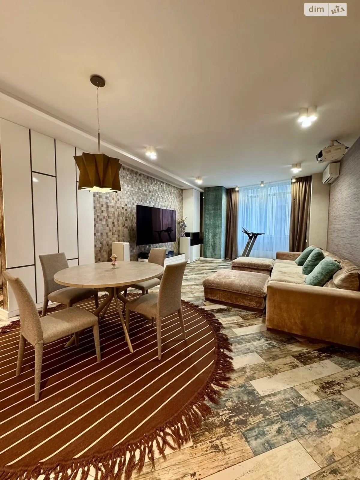 Продається 1-кімнатна квартира 115.6 кв. м у Дніпрі, вул. Сімферопольська, 2Н - фото 1