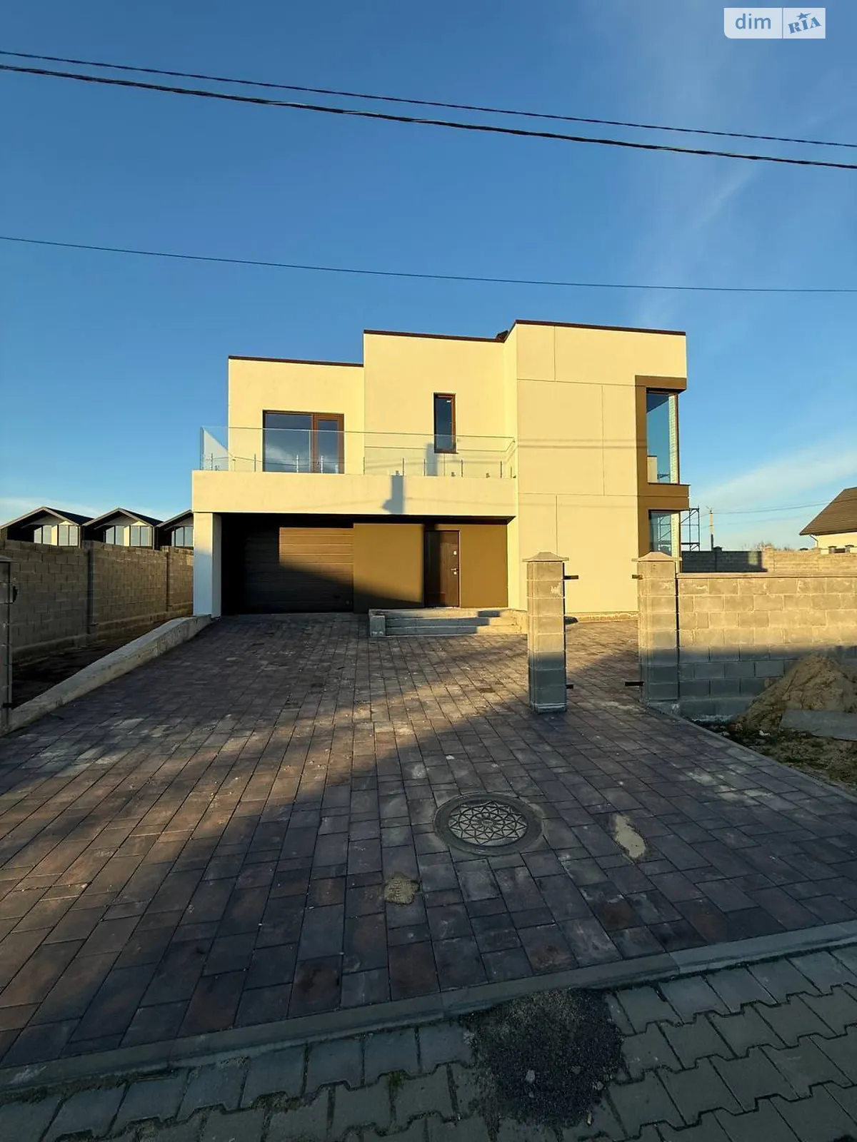 Продается дом на 2 этажа 160 кв. м с беседкой, цена: 155000 $ - фото 1