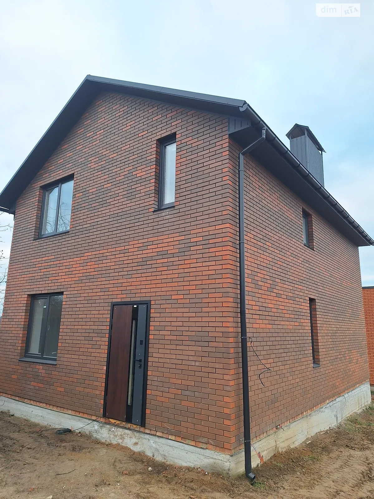 Продается дом на 2 этажа 115 кв. м с бассейном, цена: 88000 $ - фото 1