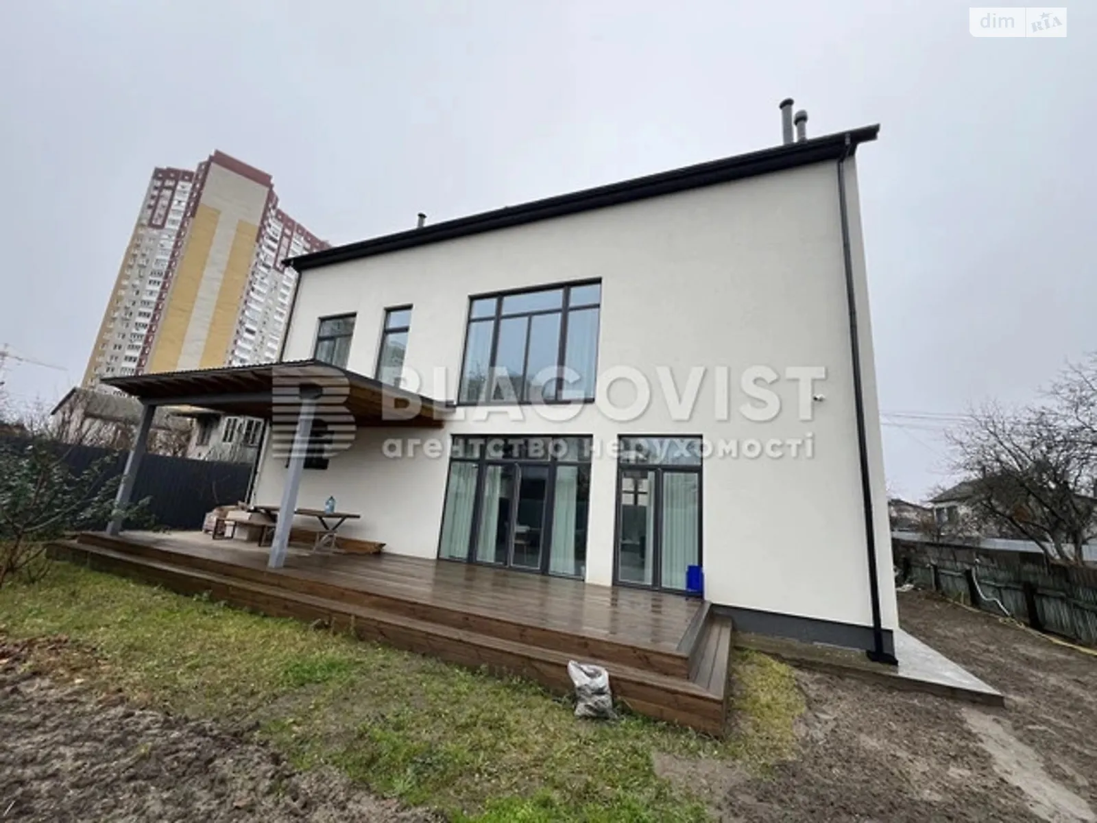 Сдается в аренду дом на 2 этажа 180 кв. м с мансардой, цена: 1700 $ - фото 1