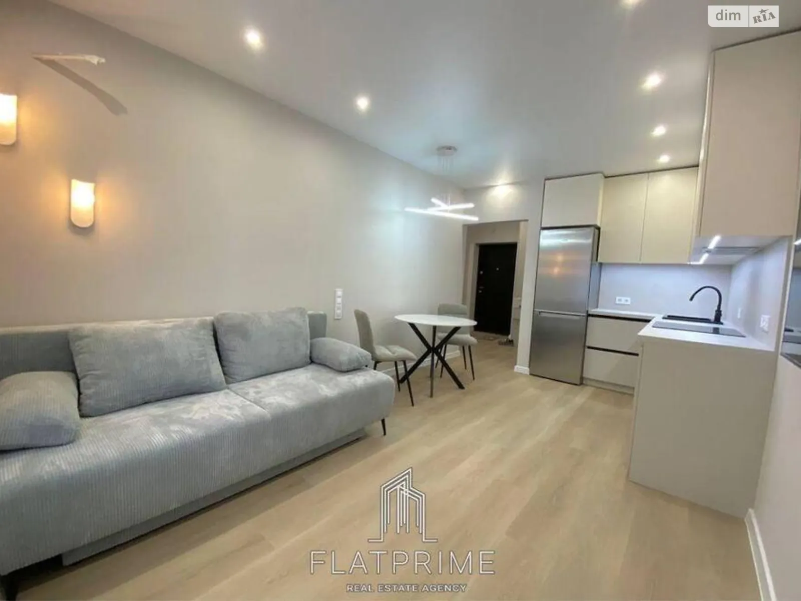 Продается 1-комнатная квартира 42.2 кв. м в Киеве, ул. Всеволода Змиенко, 34/21 - фото 1