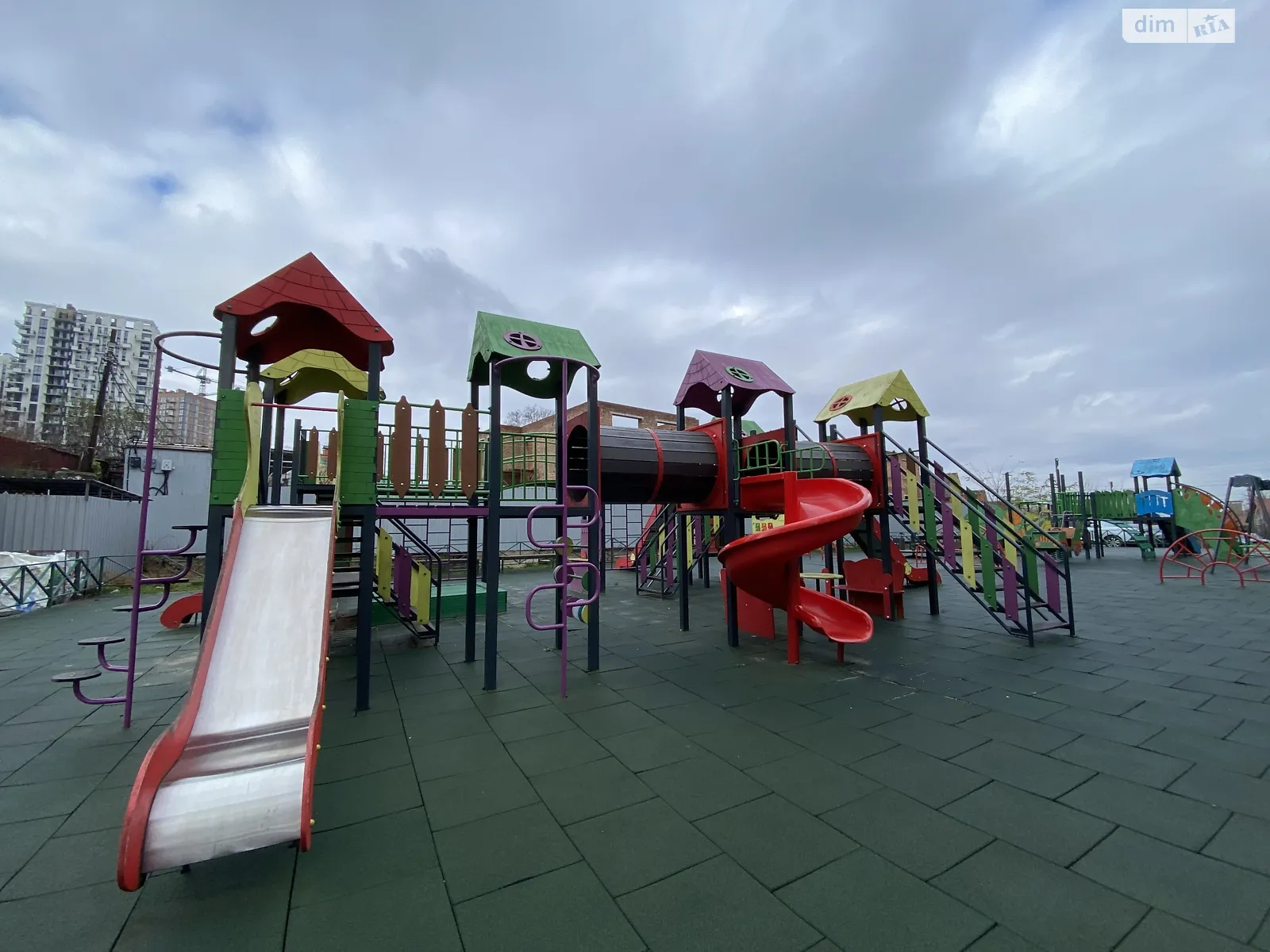 Продается 2-комнатная квартира 68 кв. м в Виннице, ул. Ивана Богуна - фото 1