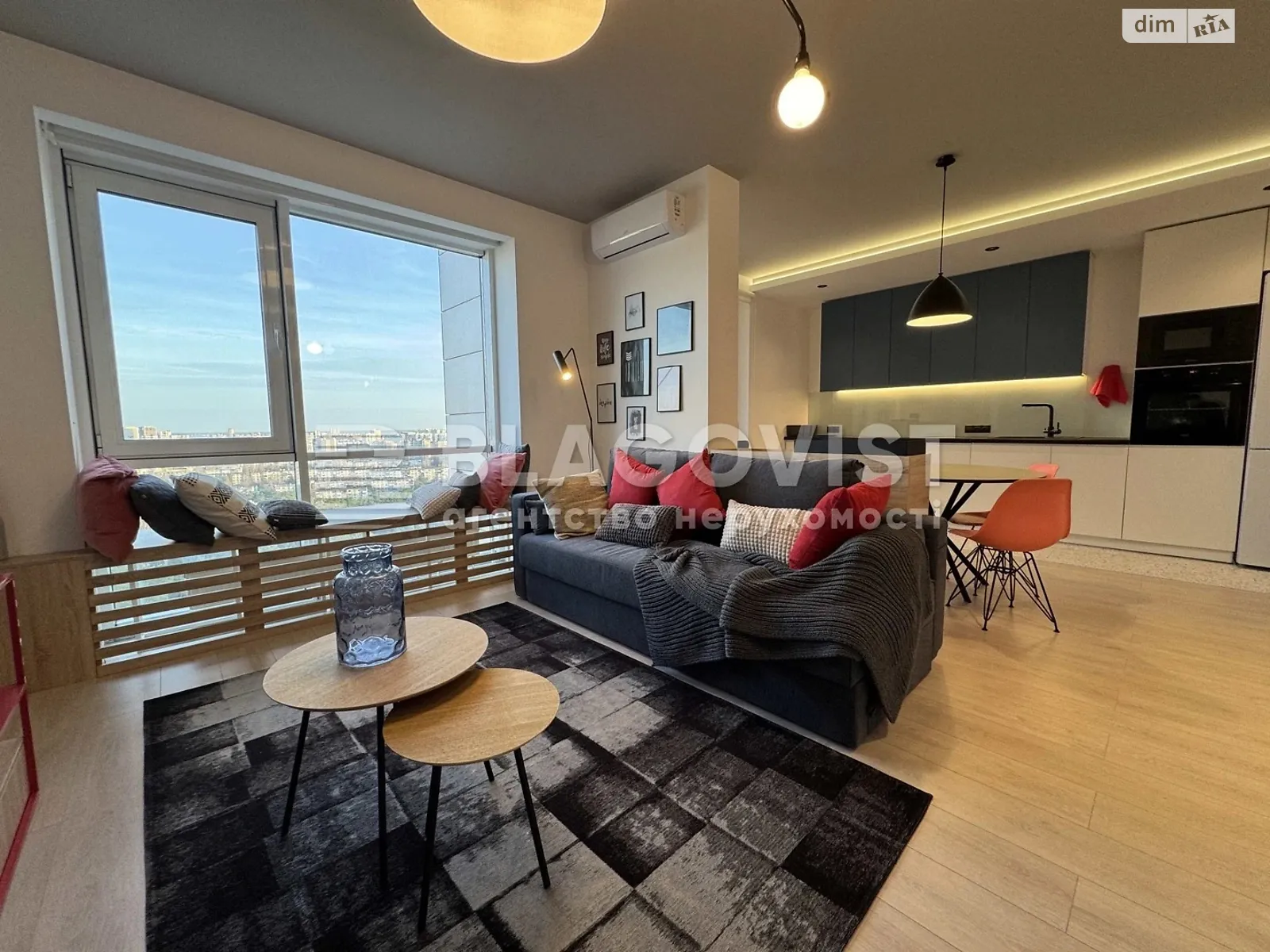 Продається 1-кімнатна квартира 50 кв. м у Києві, вул. Князя Романа Мстиславича(Генерала Жмаченка), 28 - фото 1