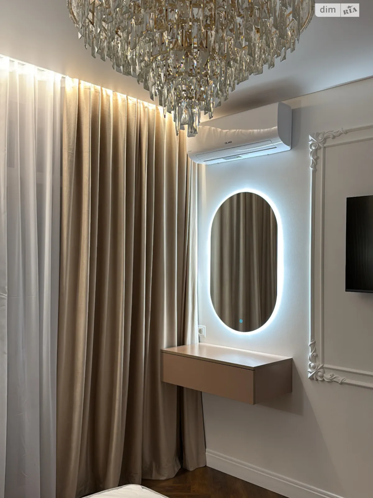 Продается 1-комнатная квартира 49.1 кв. м в Ужгороде, ул. Ивана Фогарашия, 17 корпус 2 - фото 1