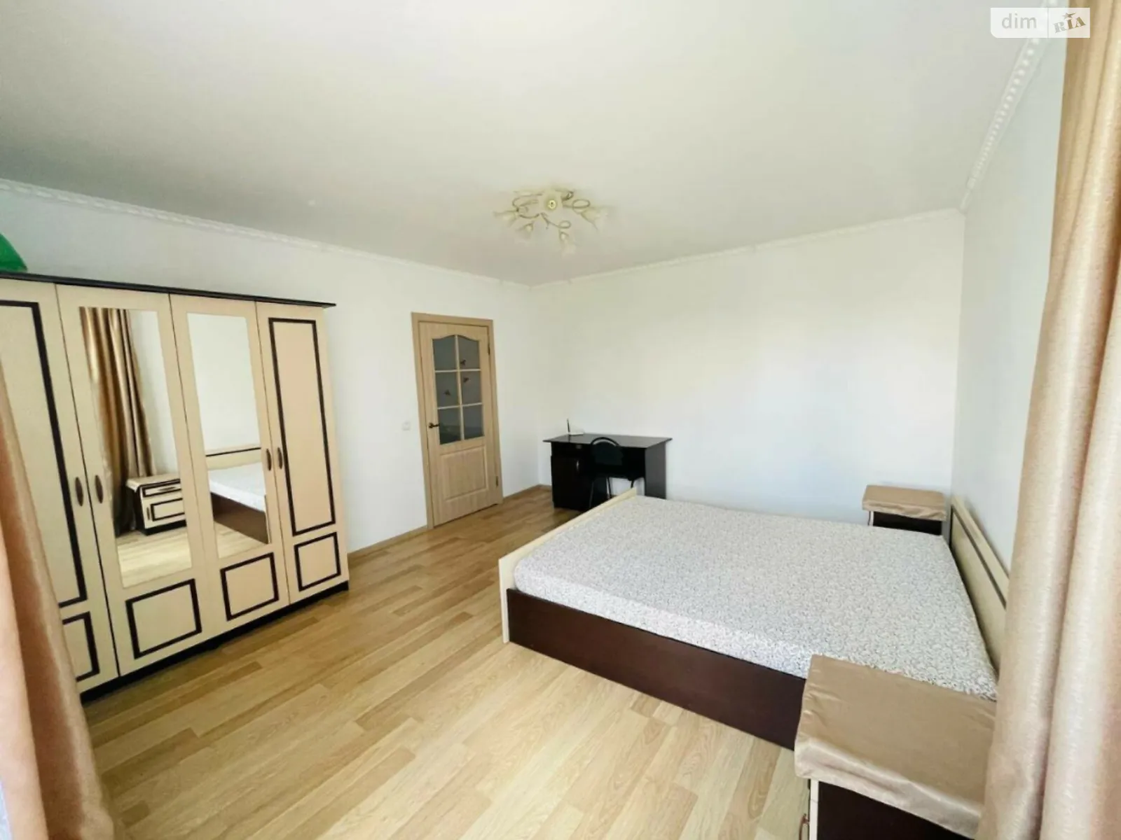 1-кімнатна квартира 42 кв. м у Тернополі, вул. Євгена Коновальця, 9 - фото 1