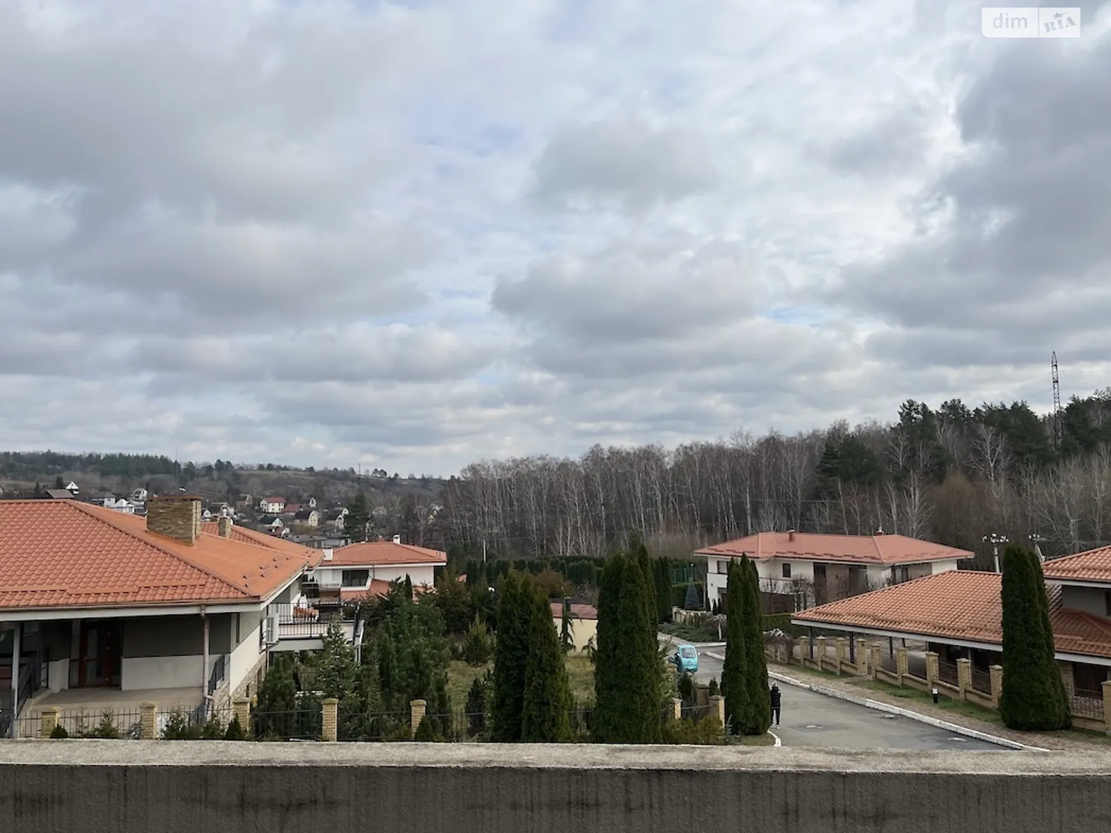 Продается дом на 2 этажа 244 кв. м с бассейном, цена: 305000 $ - фото 1