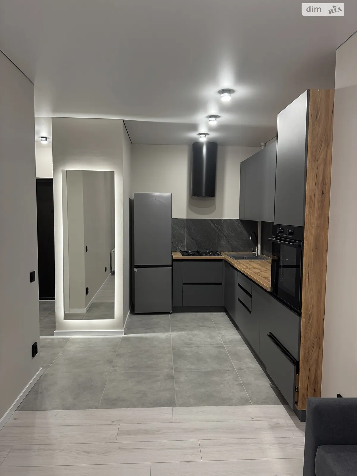 Продается 1-комнатная квартира 40.4 кв. м в Ужгороде, ул. Капушанская(Победы) - фото 1