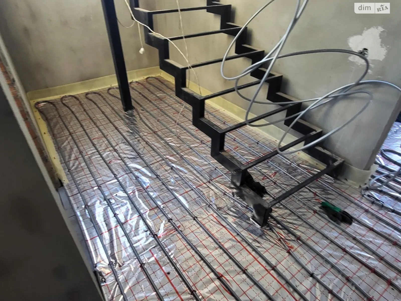 Продается дом на 2 этажа 122 кв. м с верандой, цена: 100000 $ - фото 1