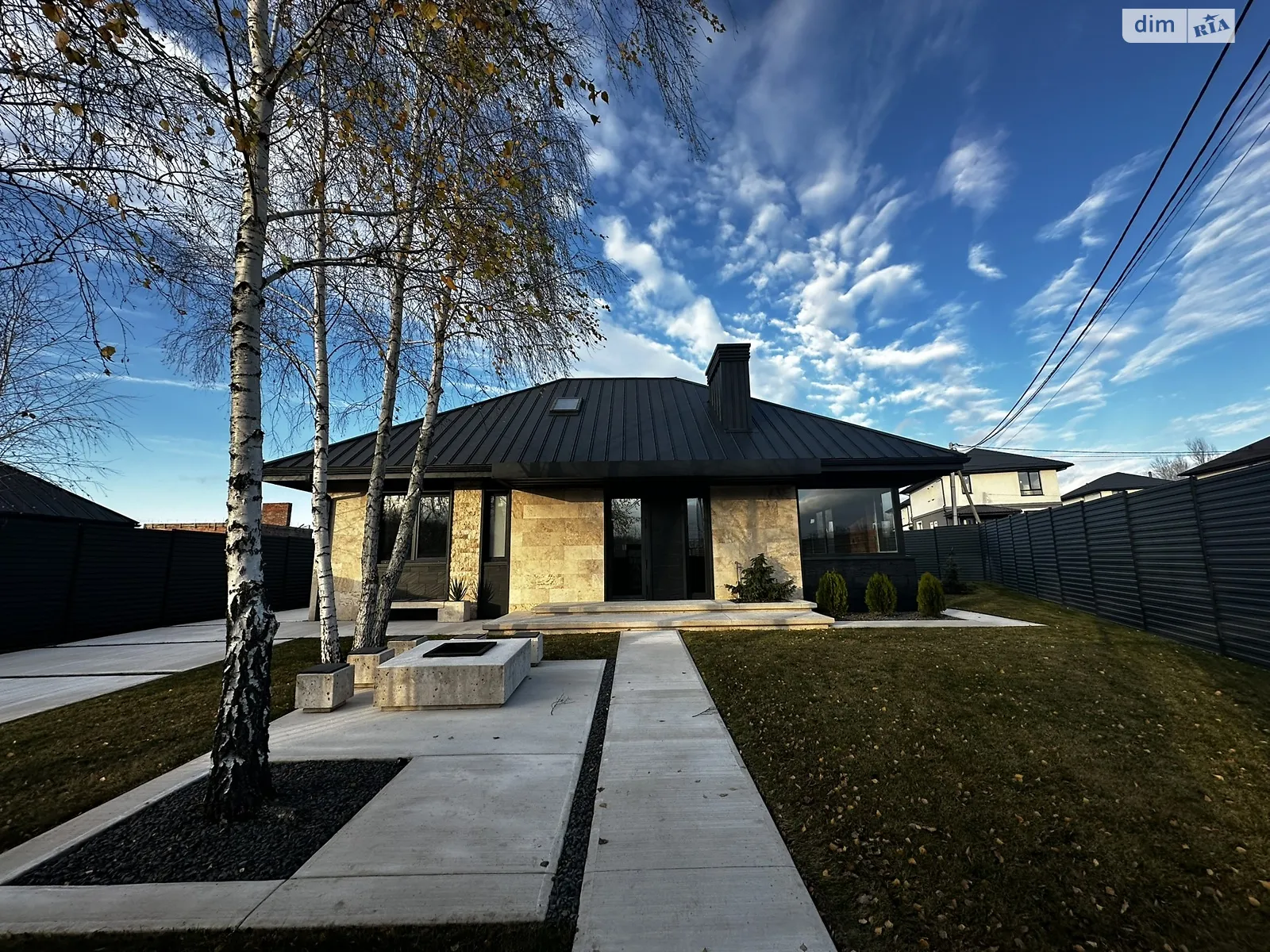 Продается дом на 2 этажа 160 кв. м с мансардой, цена: 175000 $ - фото 1