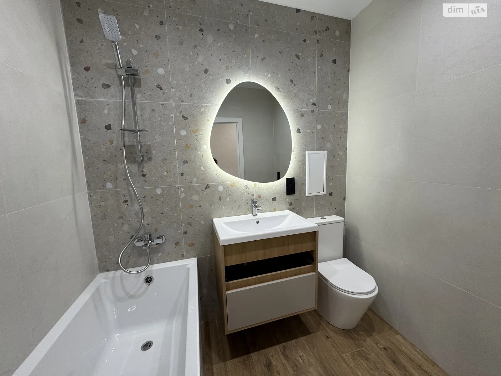 Продається 2-кімнатна квартира 56 кв. м у Хмельницькому, цена: 75900 $ - фото 1