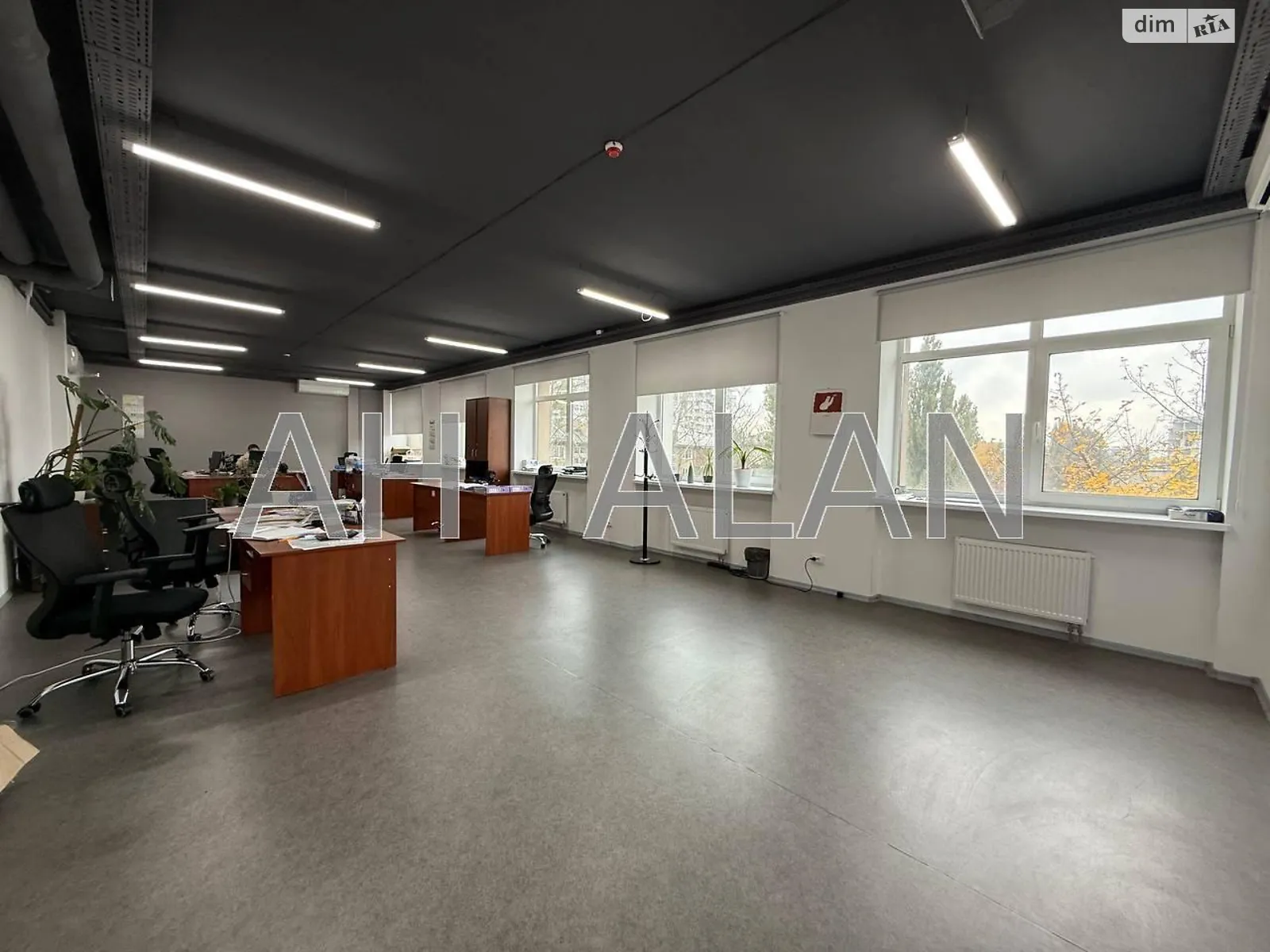 Сдается в аренду офис 89.18 кв. м в бизнес-центре, цена: 35672 грн - фото 1