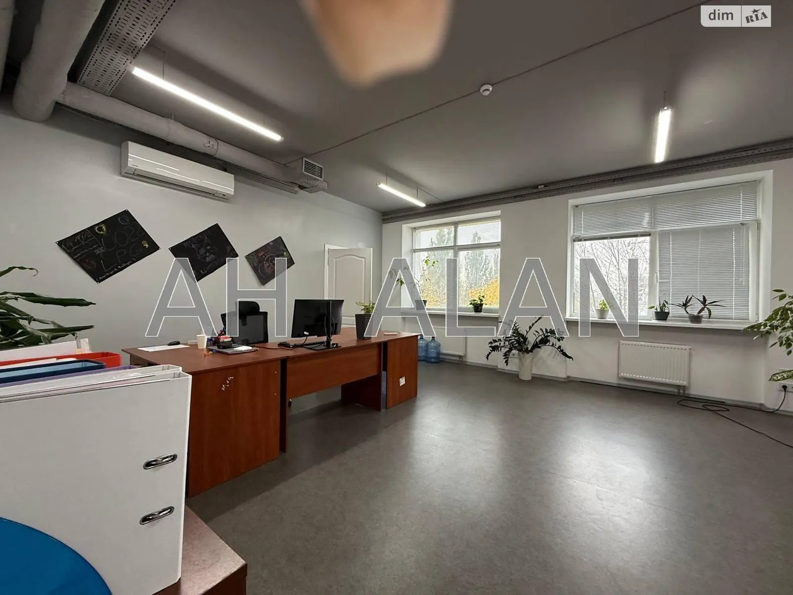 Сдается в аренду офис 117.31 кв. м в бизнес-центре, цена: 46924 грн - фото 1