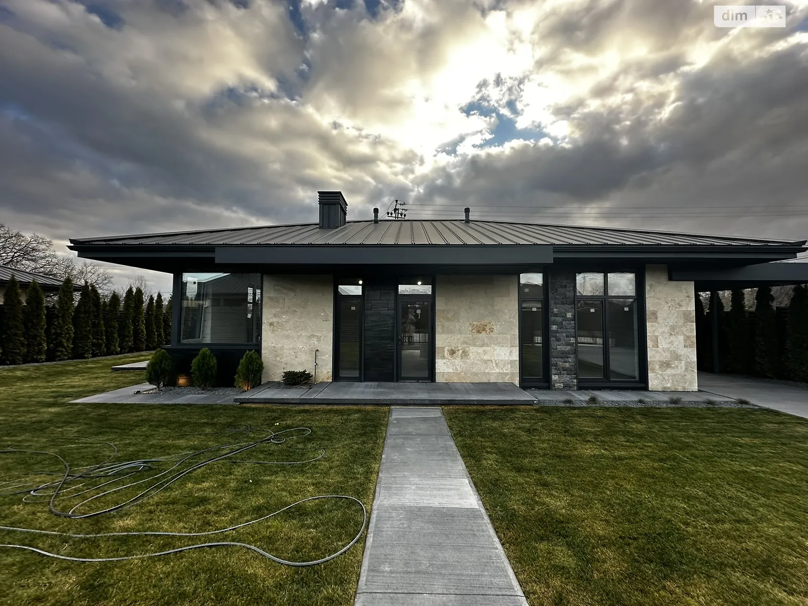 Продается одноэтажный дом 100 кв. м с садом, цена: 135000 $ - фото 1