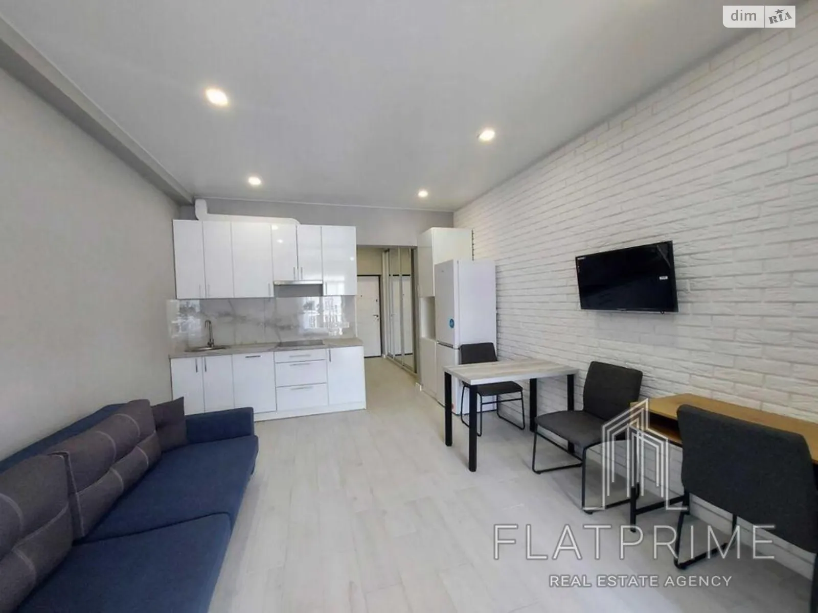 Продается 1-комнатная квартира 40 кв. м в Киеве, ул. Михаила Максимовича, 28Д - фото 1