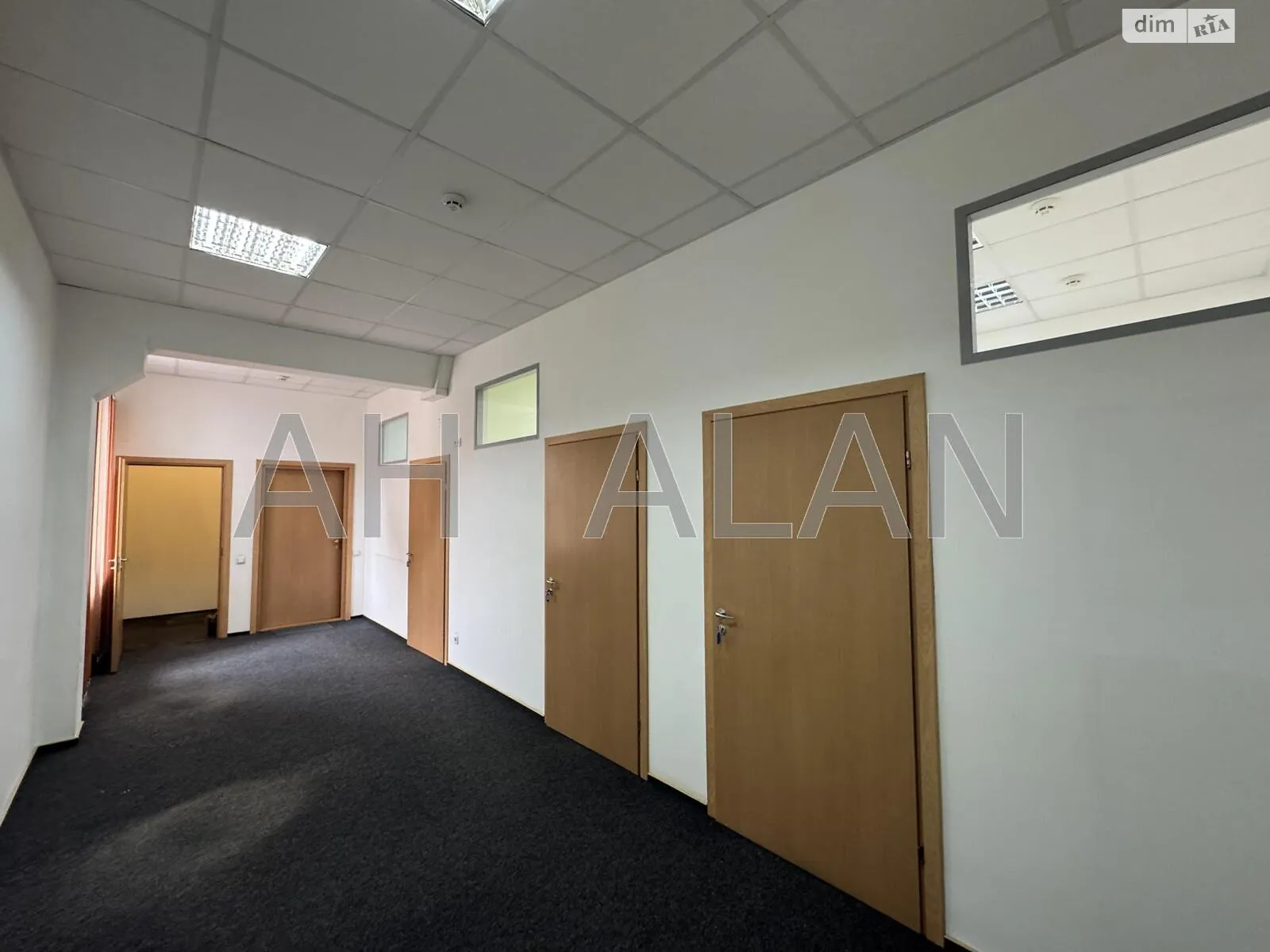 Сдается в аренду офис 68.75 кв. м в бизнес-центре, цена: 17188 грн - фото 1