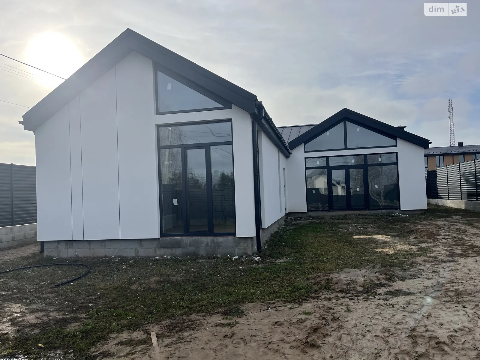 Продается одноэтажный дом 120 кв. м с садом, цена: 125000 $ - фото 1