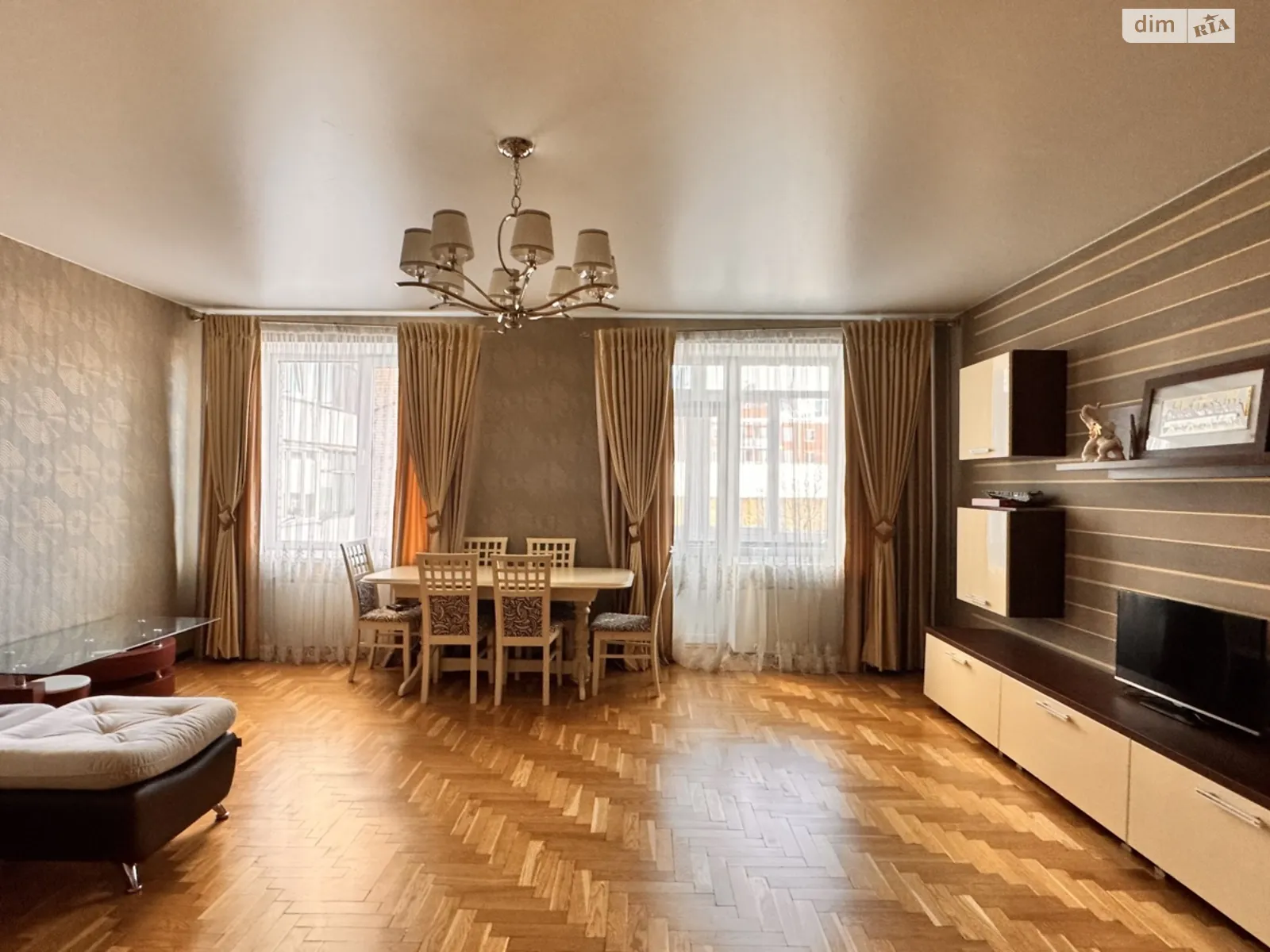 Продается 2-комнатная квартира 119.2 кв. м в Львове, ул. Княгини Ольги, 5Б - фото 1