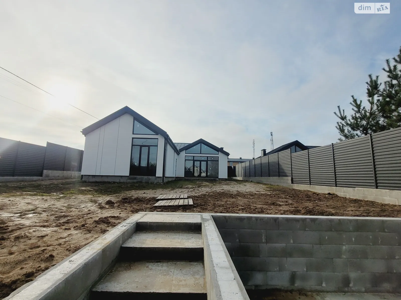 Продается одноэтажный дом 120 кв. м с подвалом, цена: 125000 $ - фото 1