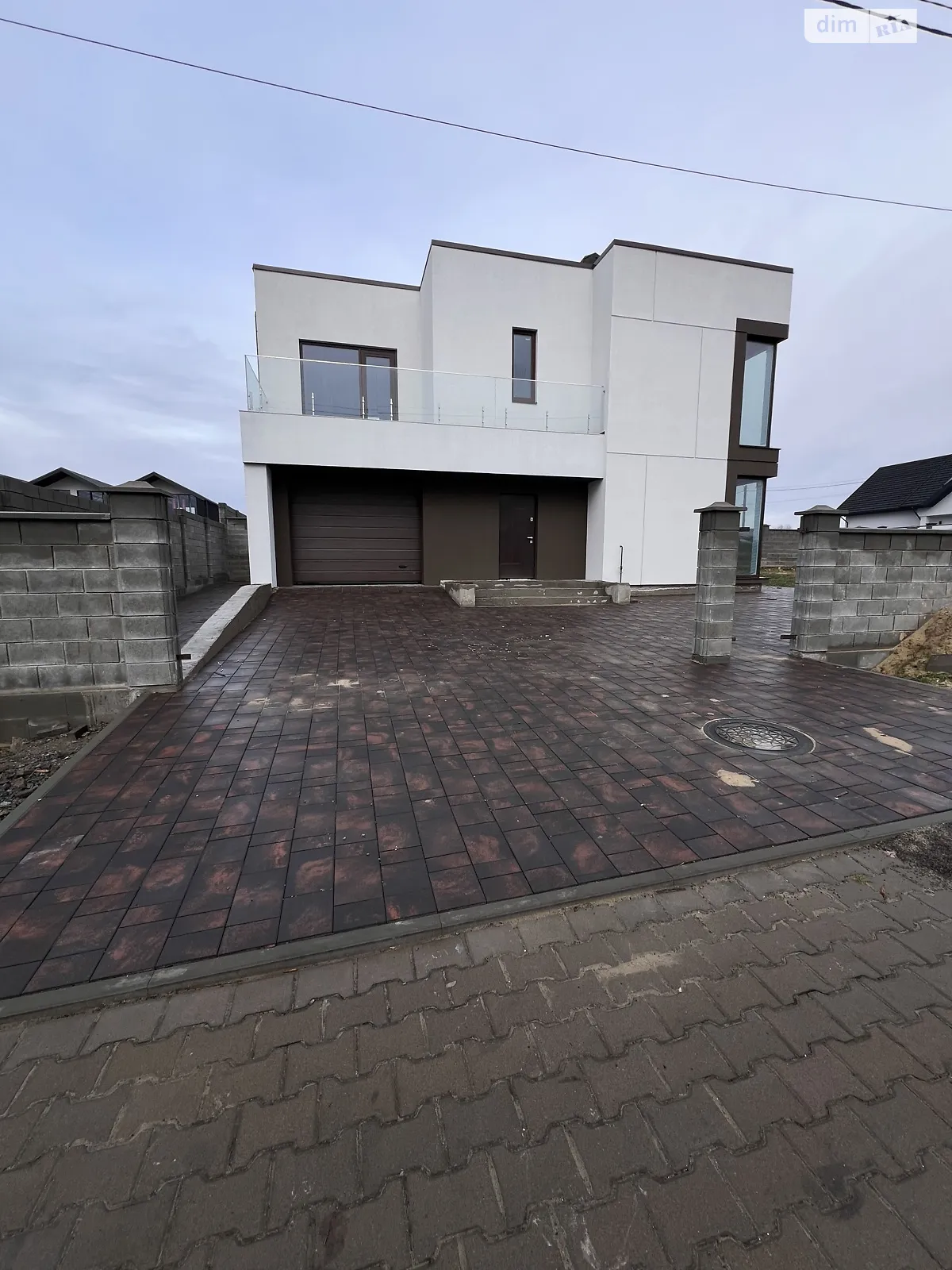 Продается дом на 2 этажа 160 кв. м с бассейном, цена: 155000 $ - фото 1