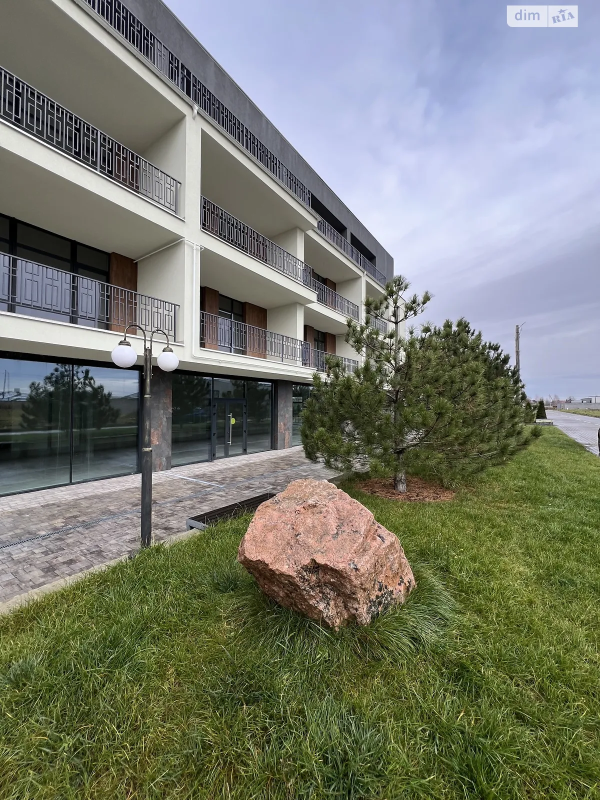 Продается 2-комнатная квартира 75.5 кв. м в Ровно, ул. Киевская, 111 - фото 1