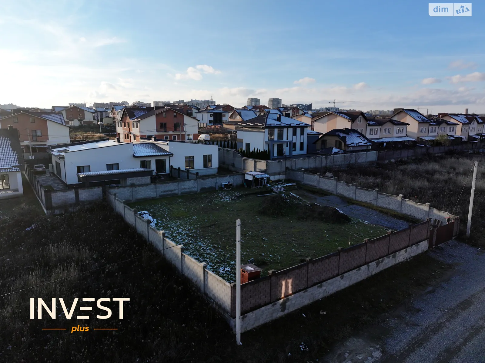 Продается земельный участок 8.3 соток в Ровенской области, цена: 83000 $ - фото 1