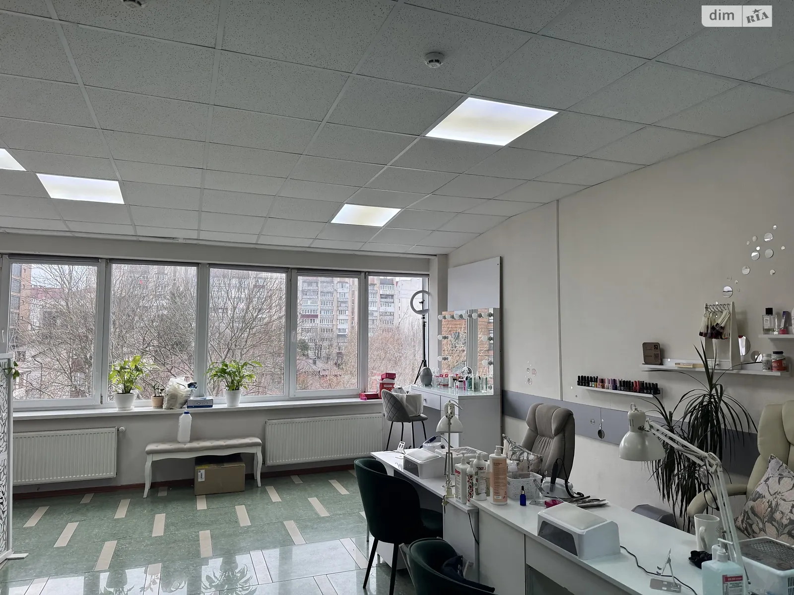 Сдается в аренду офис 47.2 кв. м в бизнес-центре, цена: 10150 грн - фото 1