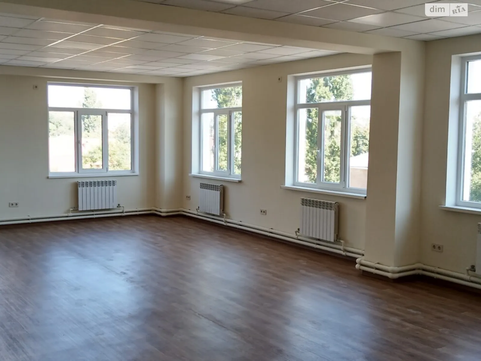 Сдается в аренду офис 80 кв. м в бизнес-центре, цена: 14400 грн - фото 1