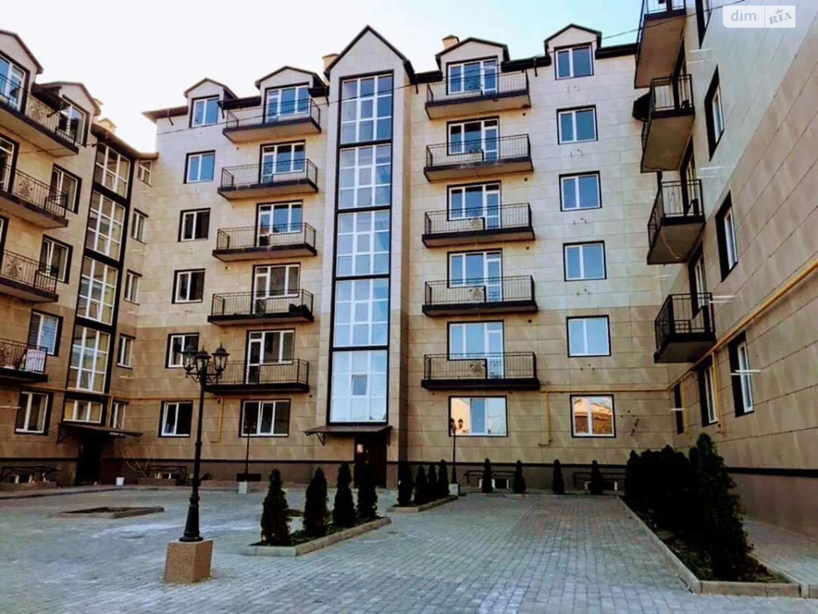 Продается 1-комнатная квартира 54.5 кв. м в Лиманке, ул. Институтская - фото 1