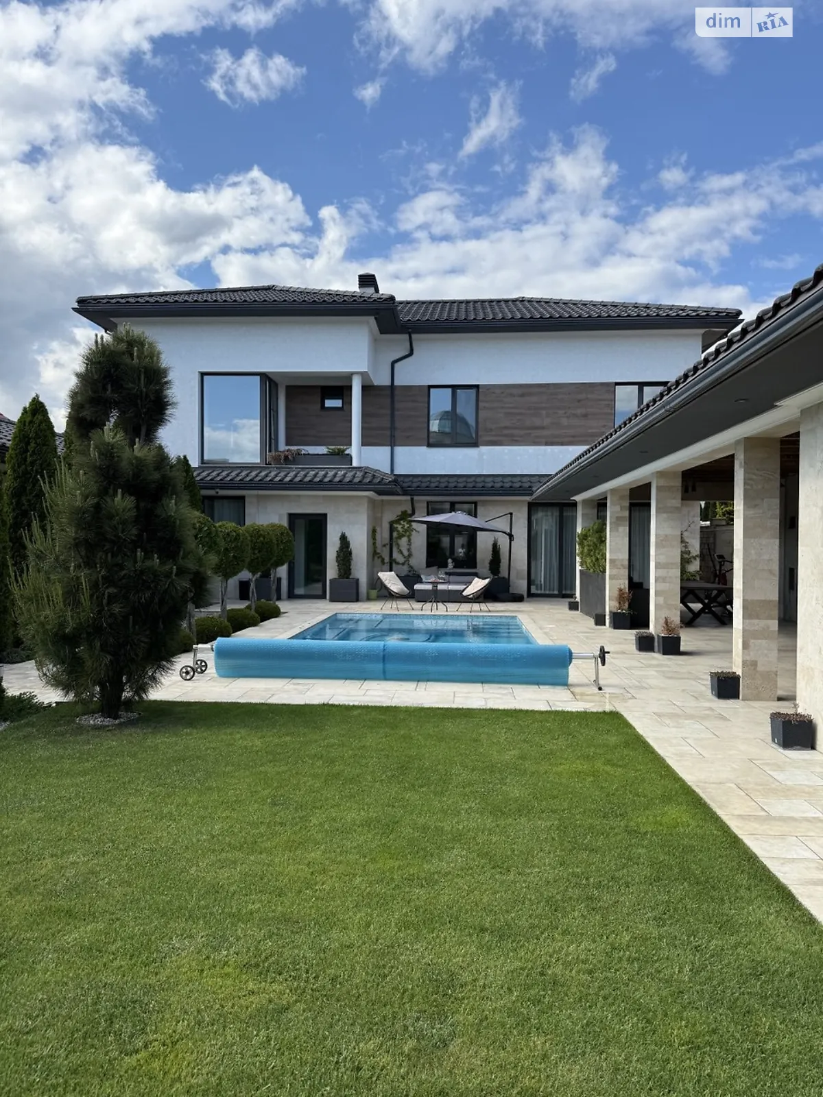 Продается дом на 2 этажа 350 кв. м с садом, цена: 850000 $ - фото 1