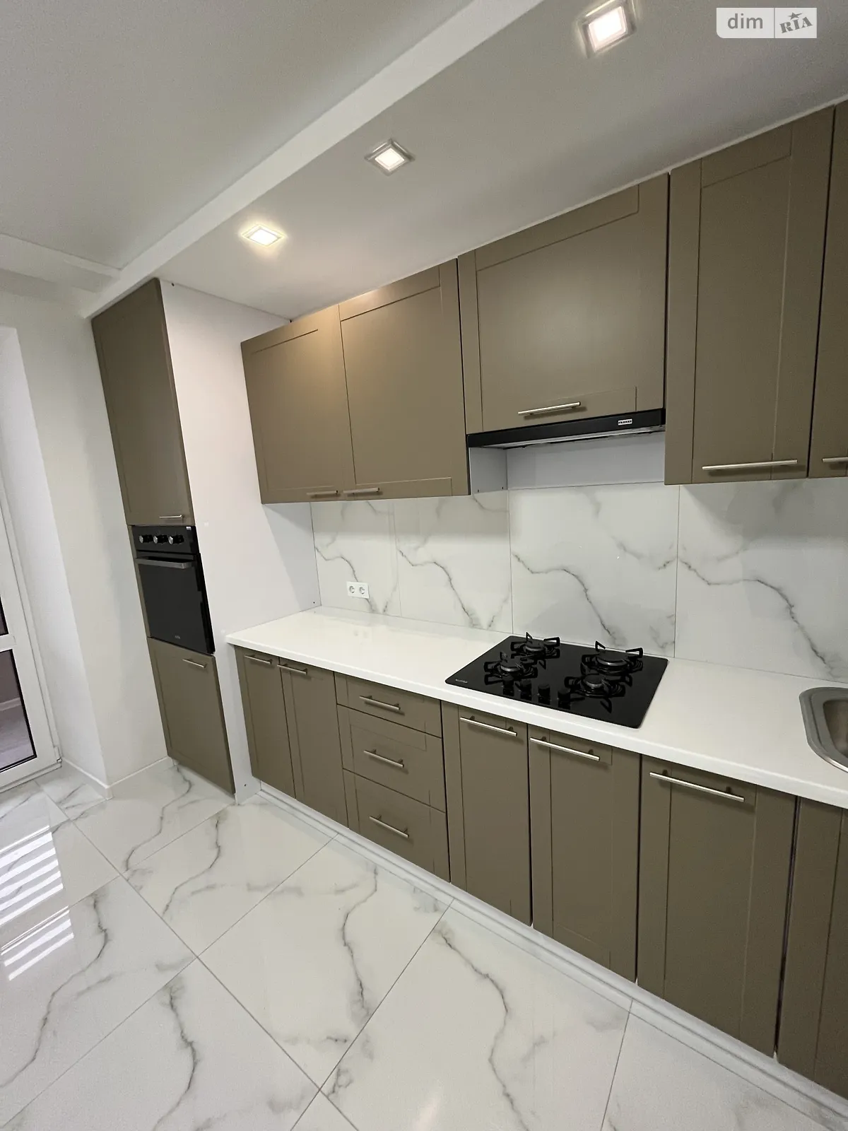 1-комнатная квартира 48 кв. м в Тернополе, ул. Генерала Мирона Тарнавского, 30 - фото 1