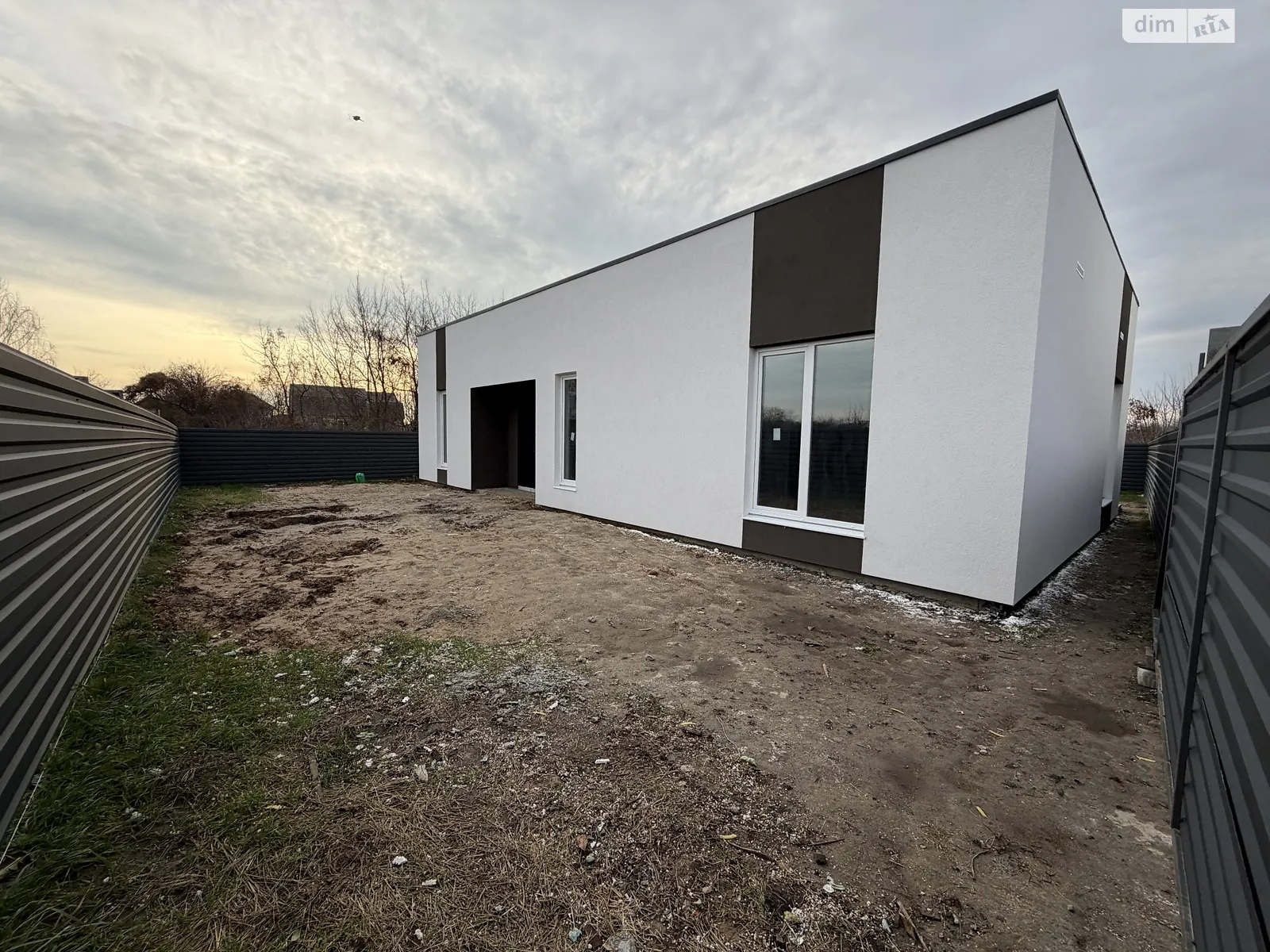 Продается одноэтажный дом 110 кв. м с балконом, цена: 115000 $ - фото 1