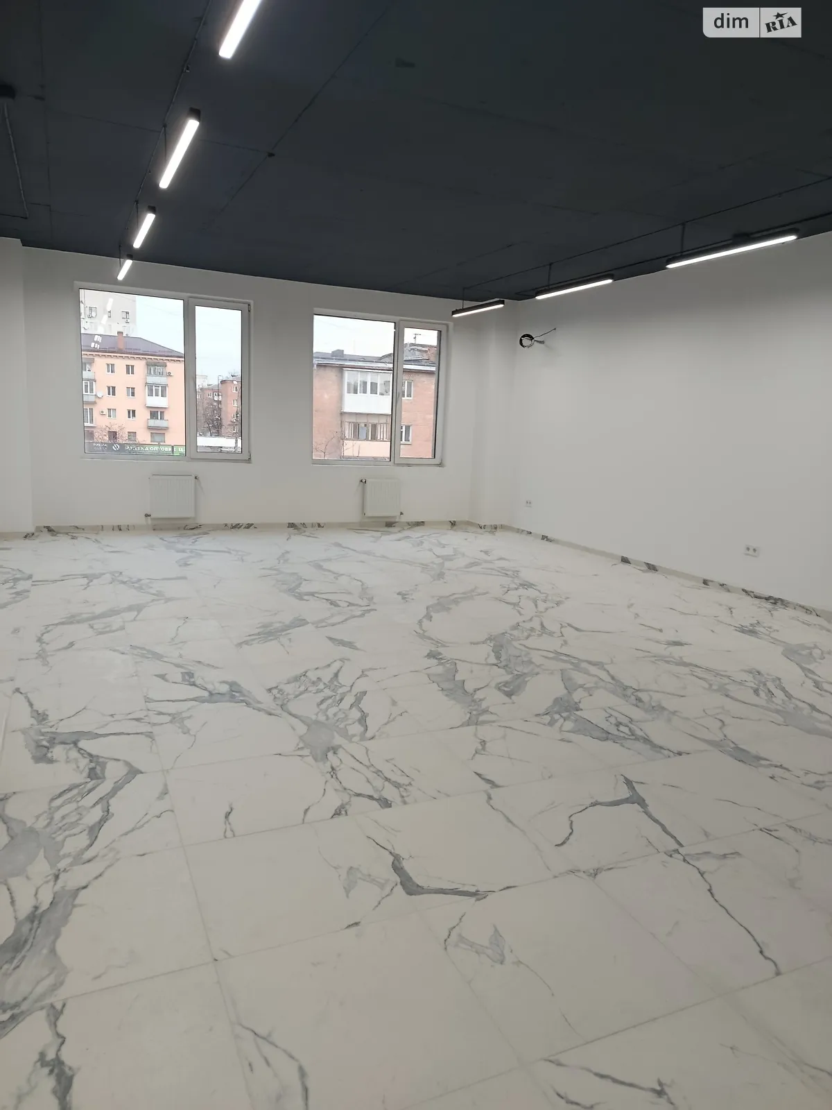 Сдается в аренду офис 62 кв. м в бизнес-центре, цена: 21700 грн - фото 1