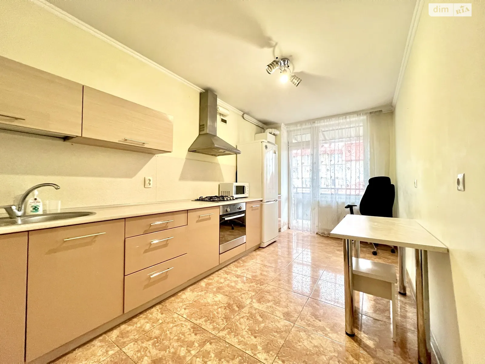 2-комнатная квартира 70 кв. м в Тернополе, ул. Хмельницкого Богдана - фото 1