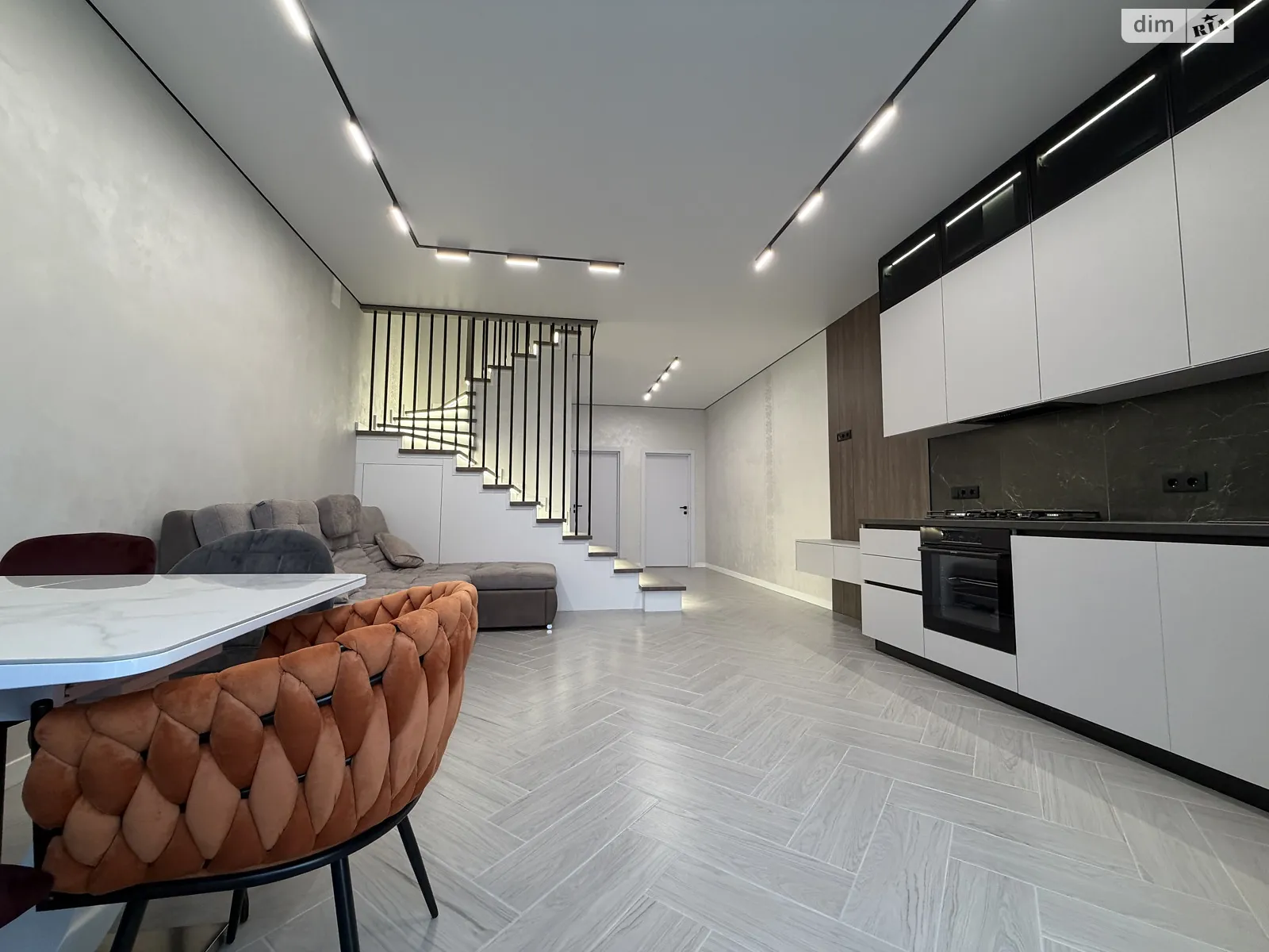 Продається будинок 2 поверховий 113 кв. м с басейном, цена: 132999 $ - фото 1