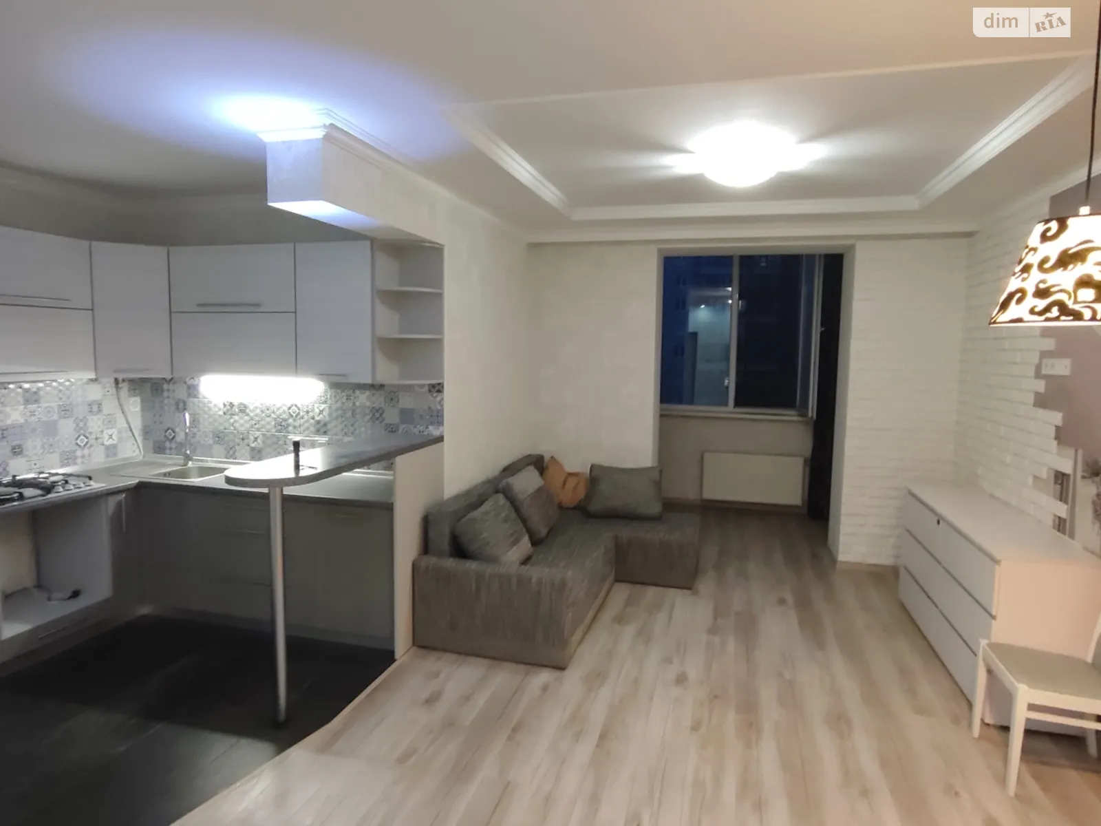 Продается 1-комнатная квартира 46 кв. м в Одессе, ул. Михаила Грушевского - фото 1