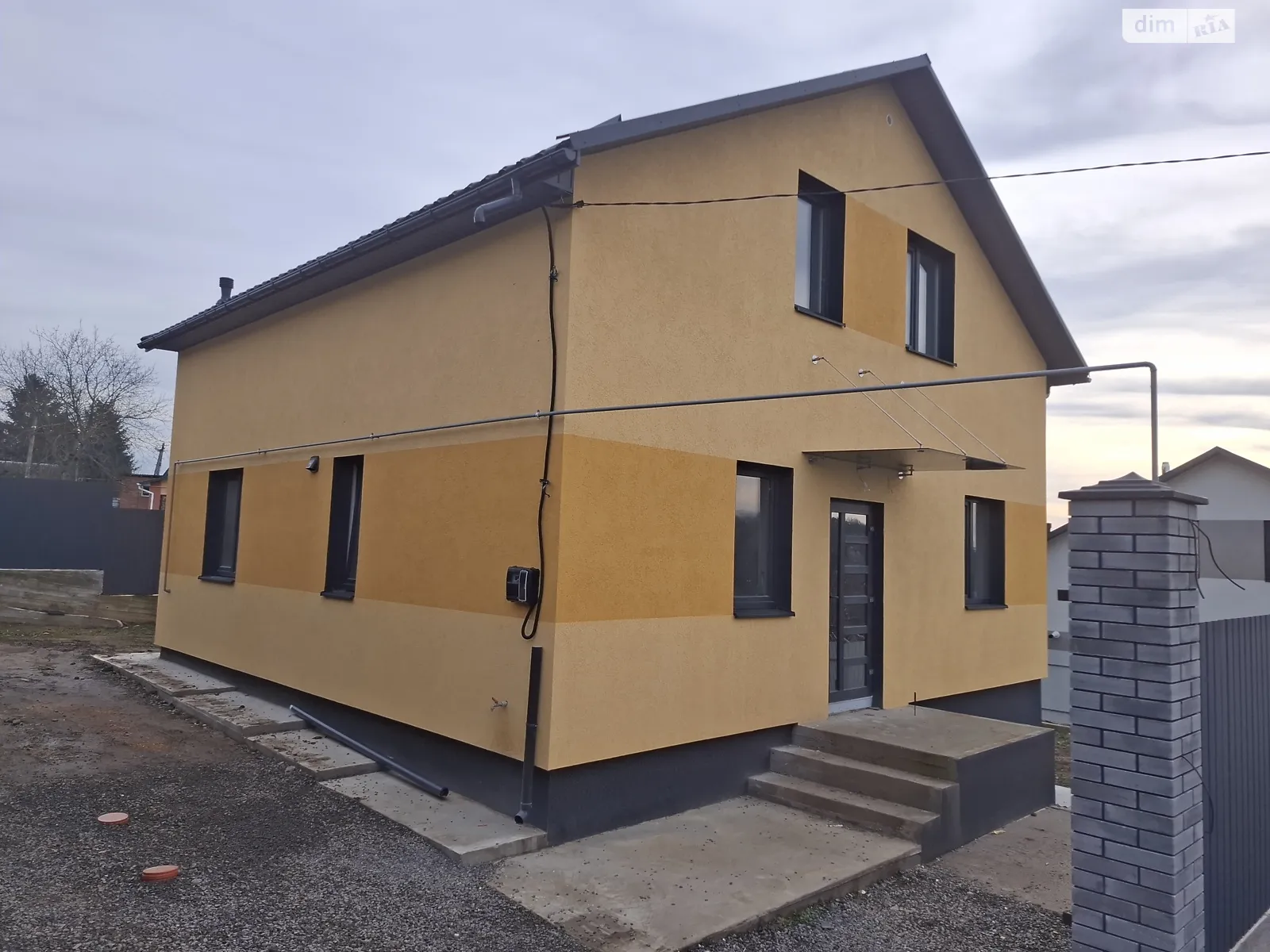 Продается дом на 2 этажа 126 кв. м с гаражом, цена: 86000 $ - фото 1