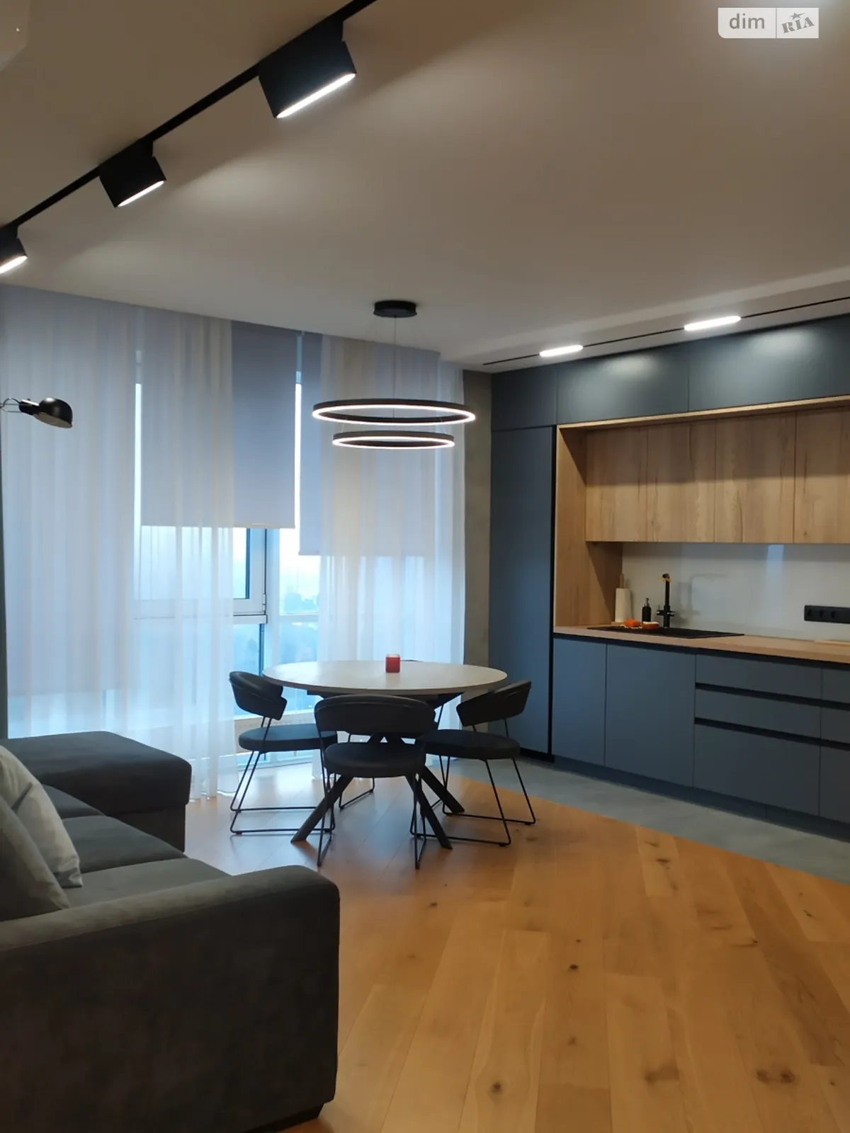 Продается 3-комнатная квартира 96 кв. м в Киеве, ул. Князя Романа Мстиславича(Генерала Жмаченко), 28 - фото 1