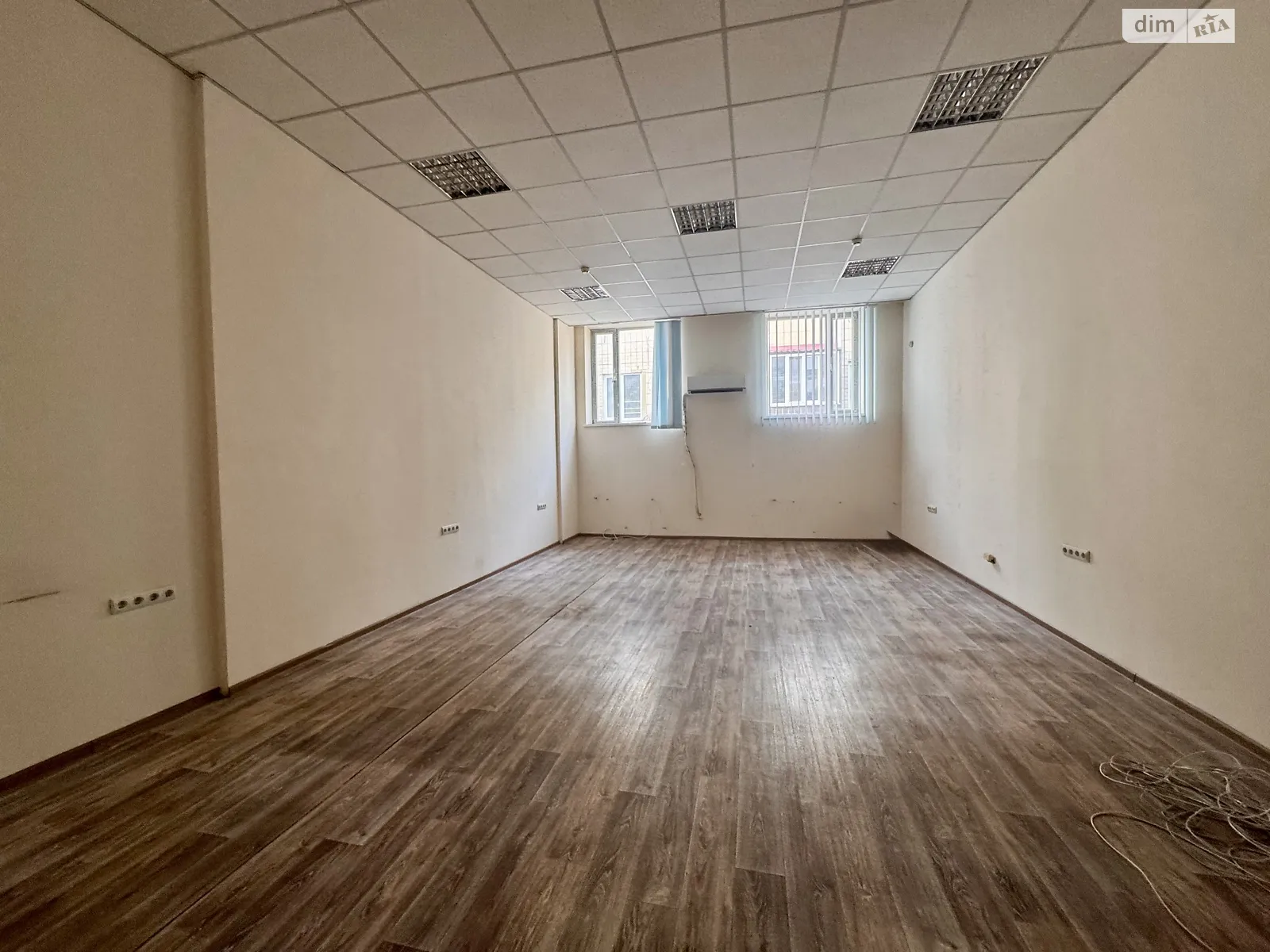 Сдается в аренду помещения свободного назначения 50 кв. м в 3-этажном здании, цена: 7500 грн - фото 1