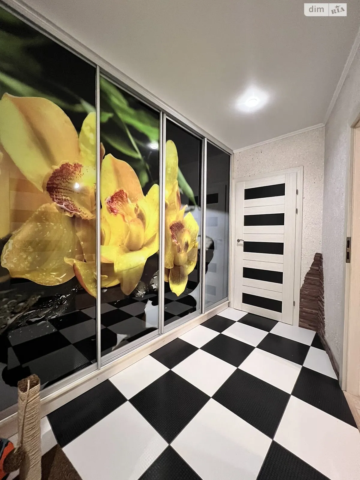 3-комнатная квартира 70 кв. м в Тернополе, ул. Черновецкая, 53 - фото 1