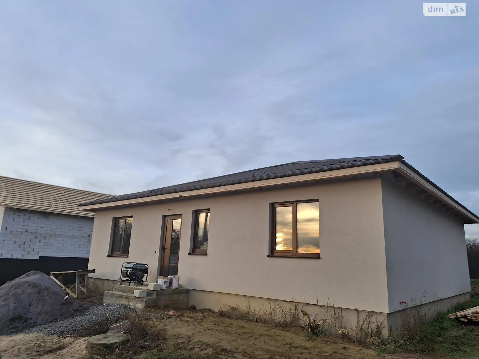 Продается одноэтажный дом 90 кв. м с мансардой, цена: 78000 $ - фото 1